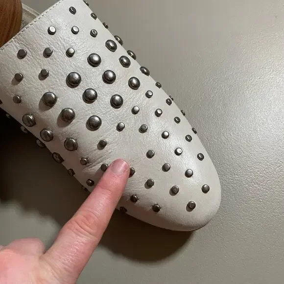 Amuse Society X Mattise Womens 9.5 Off White Heeled Mule Silver Studs Slip on - Picture 3 of 8